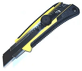 Нож пистолетный пластиковый LC-641B (22мм)